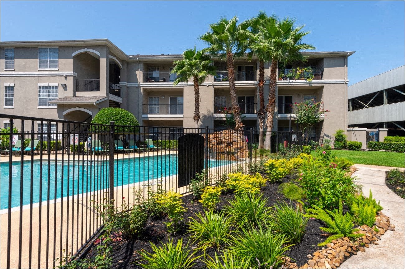 Midtown Arbor Place Apartments, 10 Oak Court, Houston, TX RentCafe